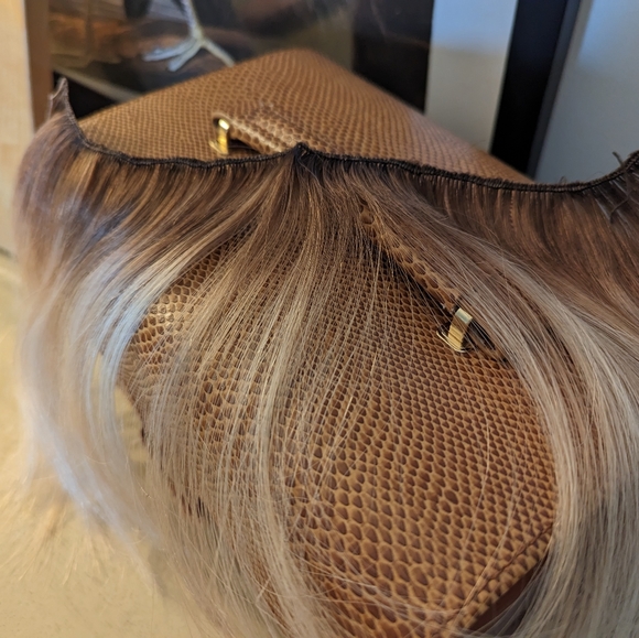 Hair extensions - Picture 9 of 13